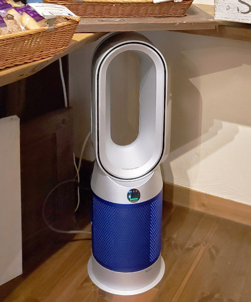 換気や空気清浄機などで店内の空気を清浄化しています